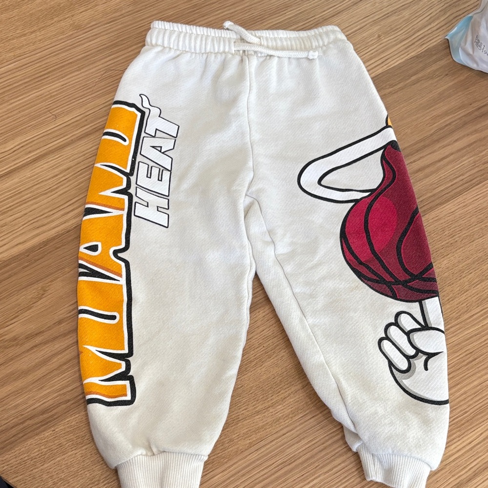 Zara NBA pants Miami heat